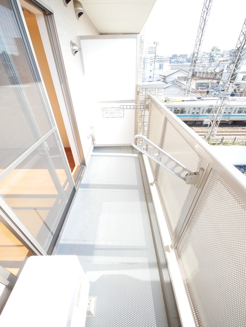 バルコニー　★バルコニーも広めに取られています★