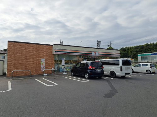 コンビニ　セブン-イレブン 鉾田新鉾田２丁目店（コンビニ）まで317m