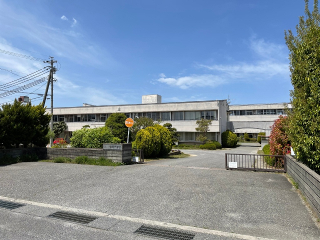 中学校　松本市立信明中学校（中学校）まで1419m