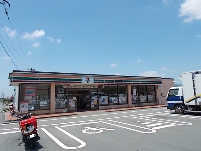 コンビニ　セブンイレブン玉名寺田店（コンビニ）まで700m