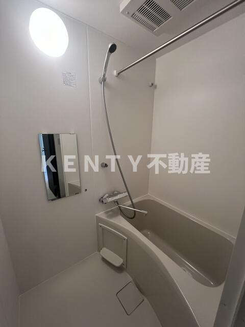 バス・シャワールーム　落ち着いた空間のお風呂です