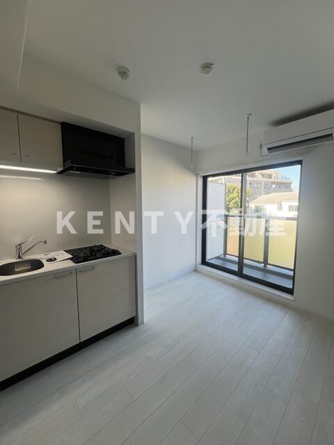 居室・リビング　こちらの居間で趣味の時間をお楽しみください