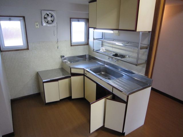 キッチン　Ｌ型キッチンで収納上手！シンク上はこれで整理・整頓！