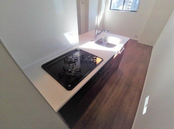 キッチン　コンパクトなキッチンで掃除もラクラク