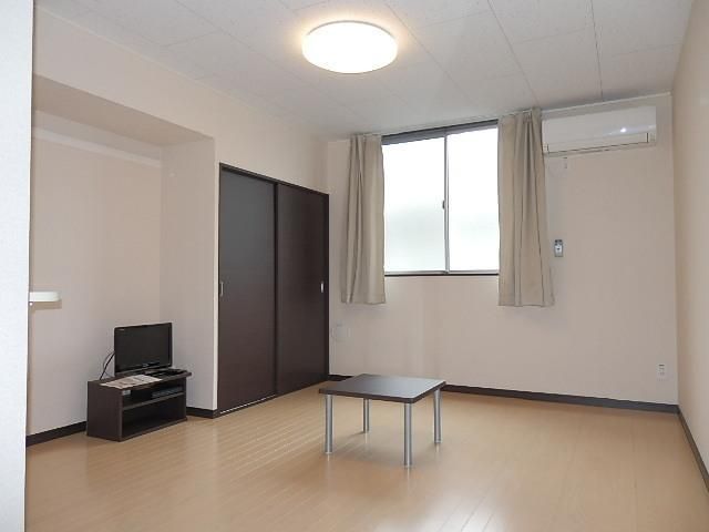 その他部屋・スペース　エアコン完備　家具家電付き