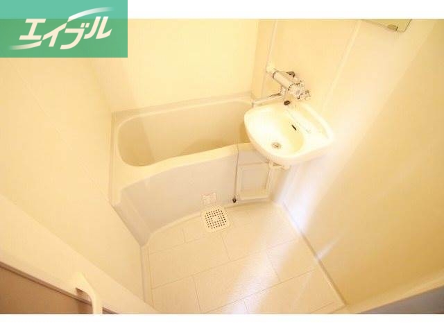 バス・シャワールーム　浴槽