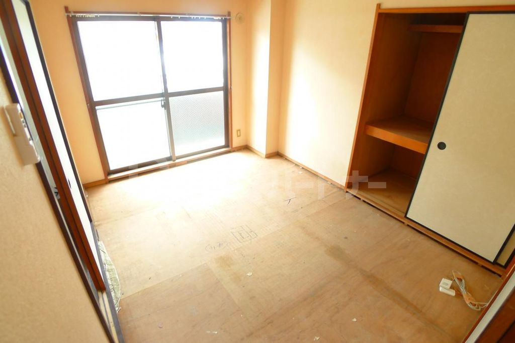 居室・リビング　クリーニング前