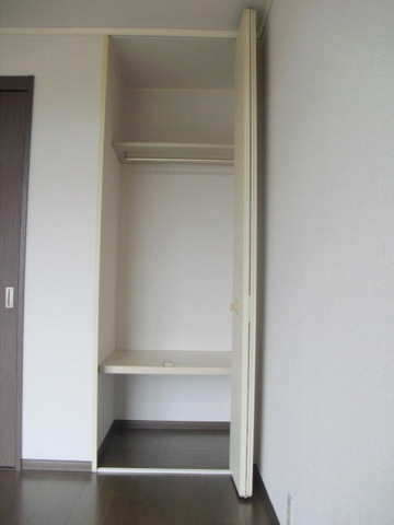 その他　フローリングの洋室６帖　クロゼット