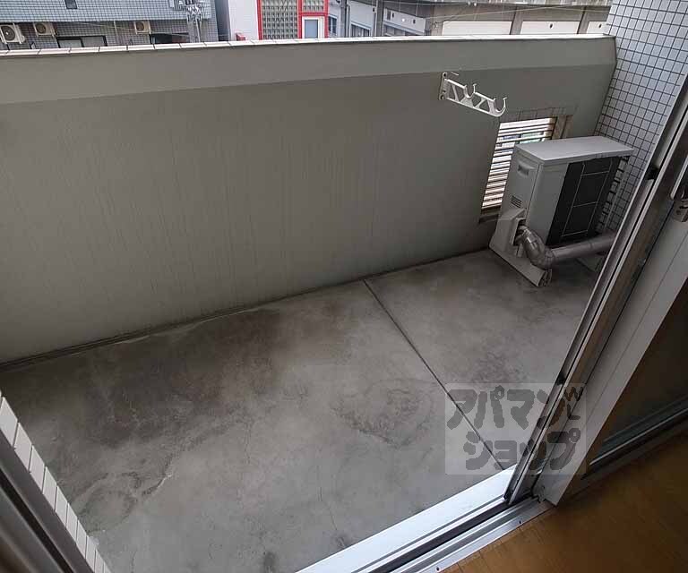 バルコニー　日当たりの良いバルコニーです。