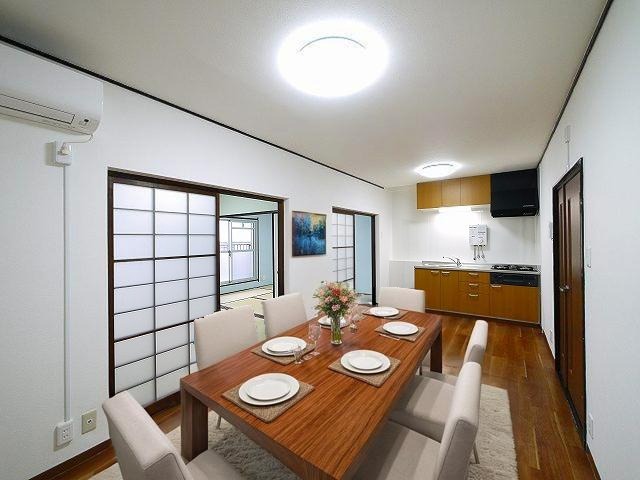 居室・リビング　CGで家具等を配置したもので家具等は含まれません