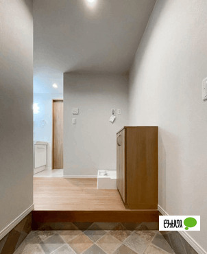 玄関　同タイプ別物件