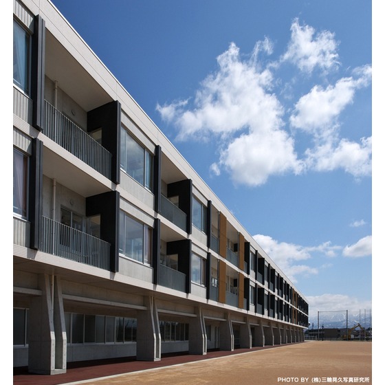 小学校　新庄北小学校（小学校）まで650m