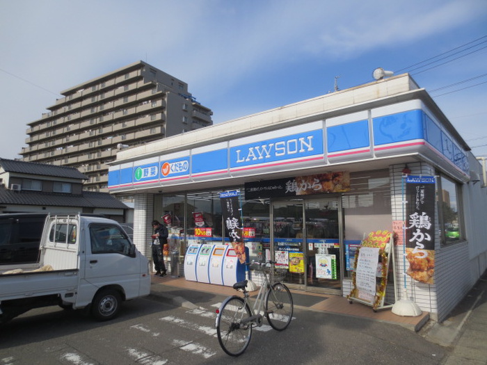 コンビニ　ローソン（コンビニ）まで650m