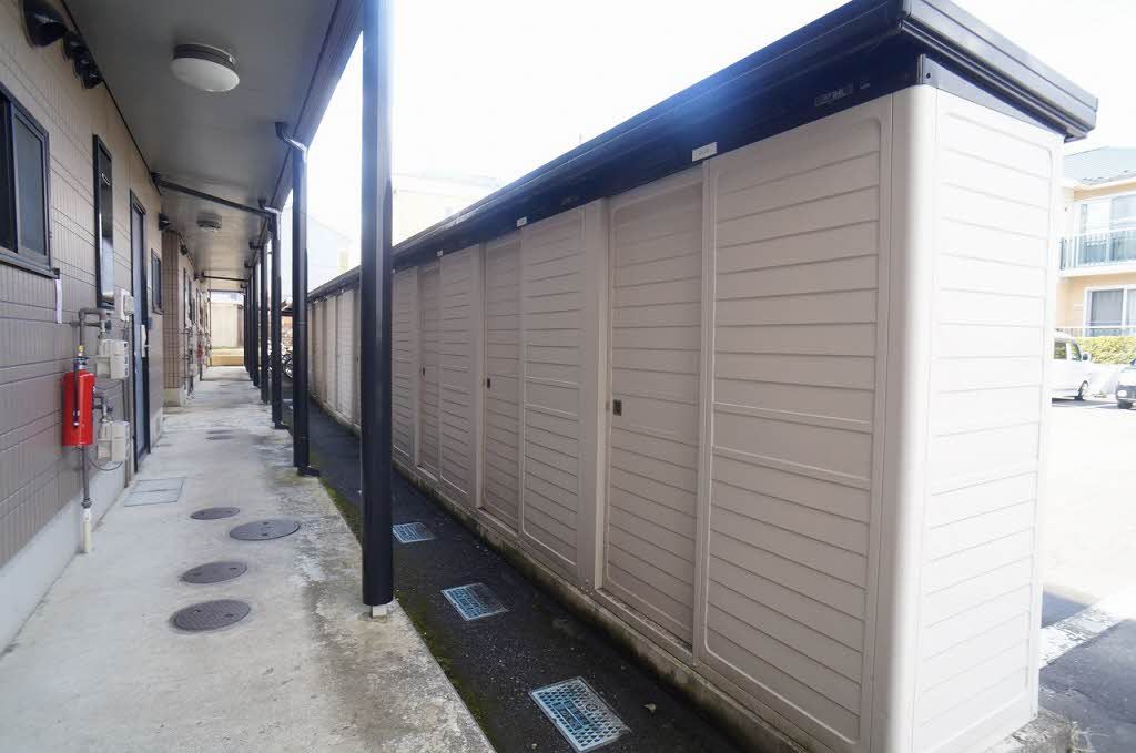 建物外観　ストッカー