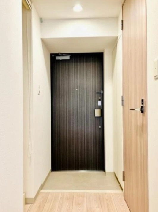 玄関　※別部屋の参考写真です。