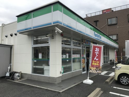 コンビニ　ファミリーマート 名東極楽店（コンビニ）まで657m