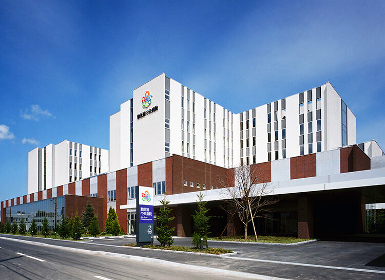 病院　公益社団法人北海道勤労者医療協会勤医協中央病院（病院）まで413m