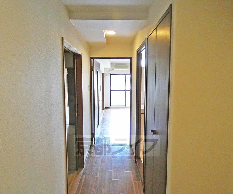 その他部屋・スペース　長い廊下です！