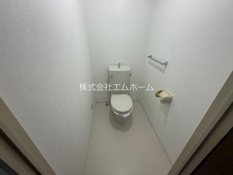 トイレ　温水洗浄暖房便座取り付け可トイレ