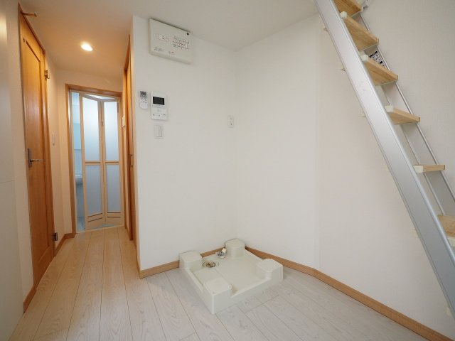 その他設備　室内洗濯機置場※同タイプ・別号室参考写真