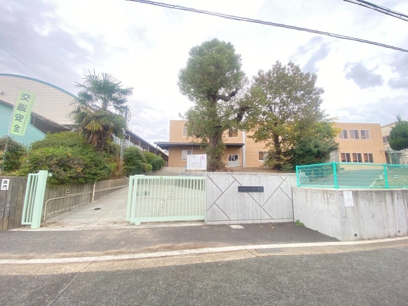 小学校　明石市立大久保小学校（小学校）まで1044m