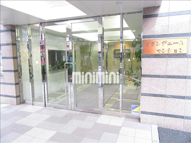 エントランス　こちらの建物の入り口です