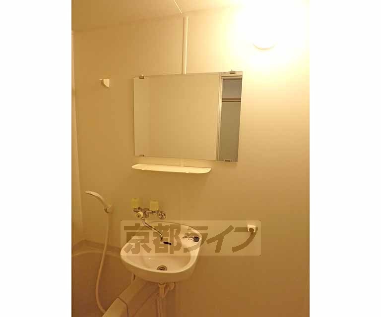 洗面設備　丸い形が可愛い洗面台です。