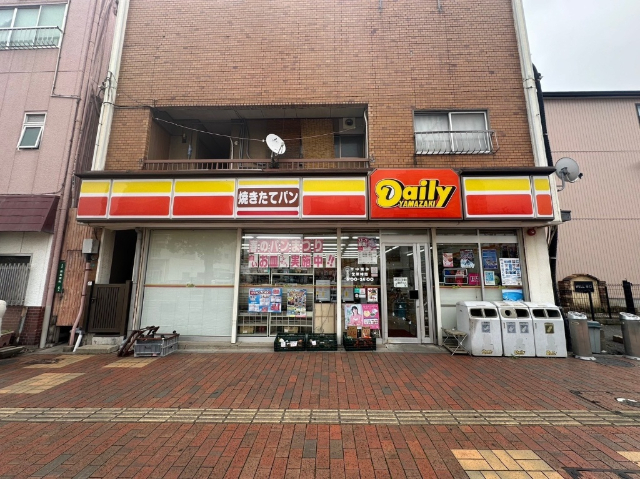 コンビニ　デイリーヤマザキ南鳥旗店（コンビニ）まで387m