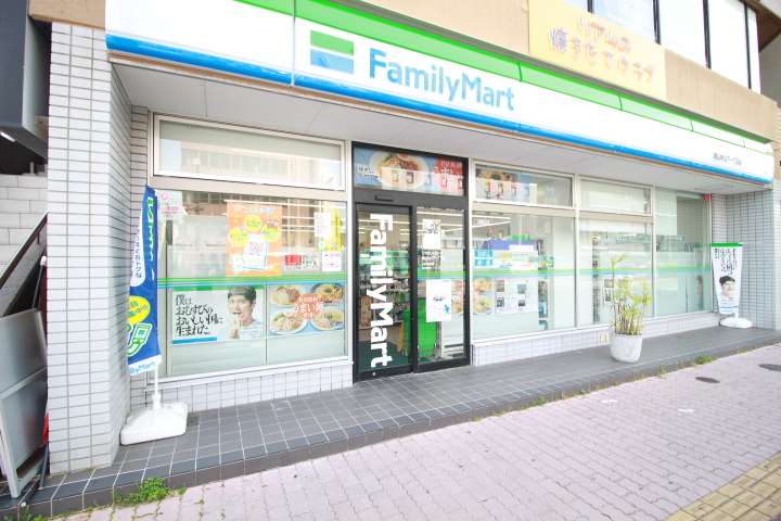 コンビニ　ファミリーマート 岡山中山下一丁目店（コンビニ）まで185m
