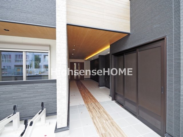 エントランス　清潔なエントランスです