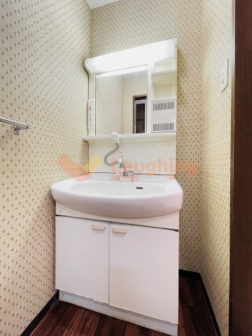 洗面設備　脱衣スペースもあります