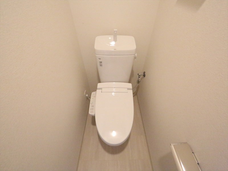 トイレ　温水洗浄暖房便座付トイレ