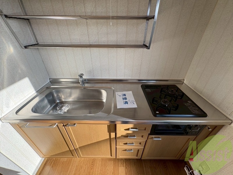 キッチン　２口のガスコンロが設置されています。お料理が楽しめます。