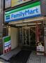 コンビニ　ファミリーマート　新大久保駅前店（コンビニ）まで99m