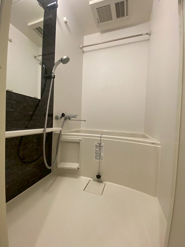 バス・シャワールーム　同物件別部屋写真