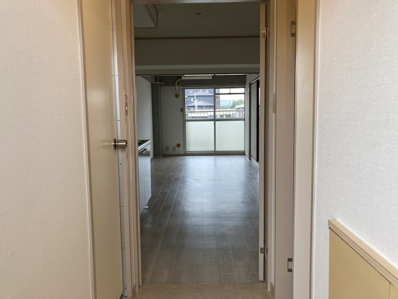 玄関　別部屋参考写真掲載。