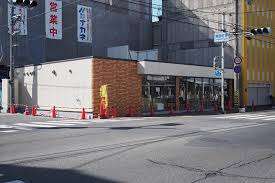 コンビニ　セブンイレブン明石樽屋町東店（コンビニ）まで35m