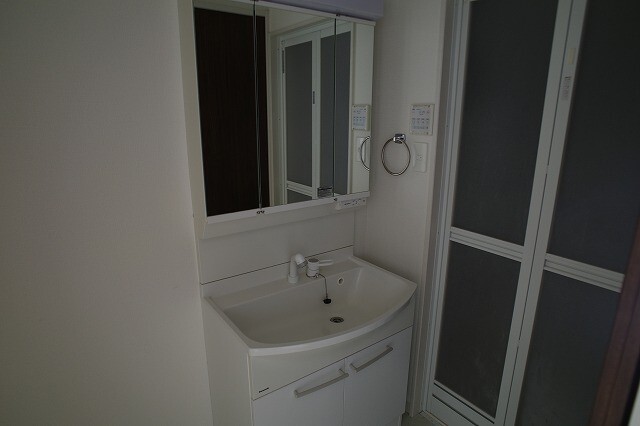 洗面設備　反転タイプ