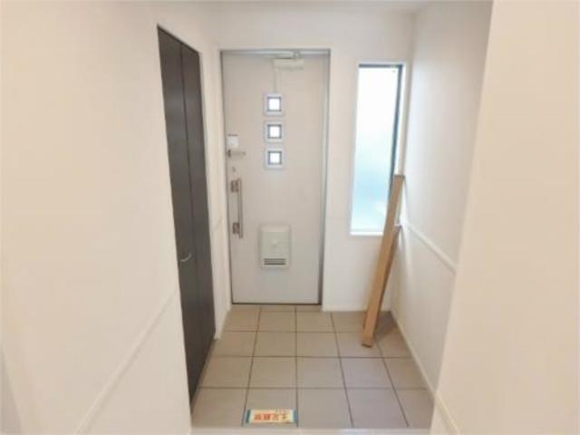 玄関　玄関収納もたっぷりです
