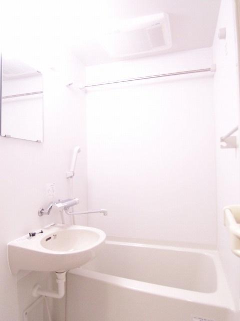 バス・シャワールーム　日々の疲れを癒すお風呂付です