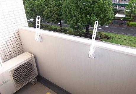 バルコニー　開放的で明るい空間を演出してくれるバルコニーです