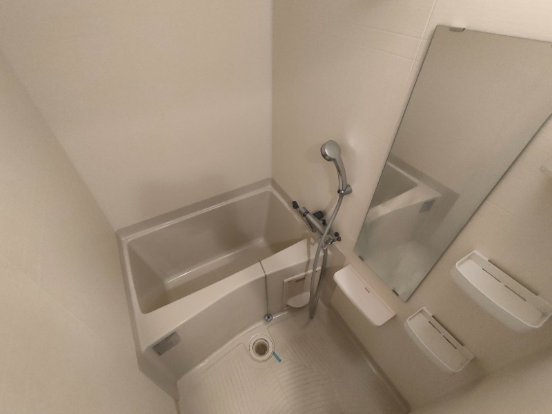 バス・シャワールーム　浴室乾燥機付きのお風呂です。