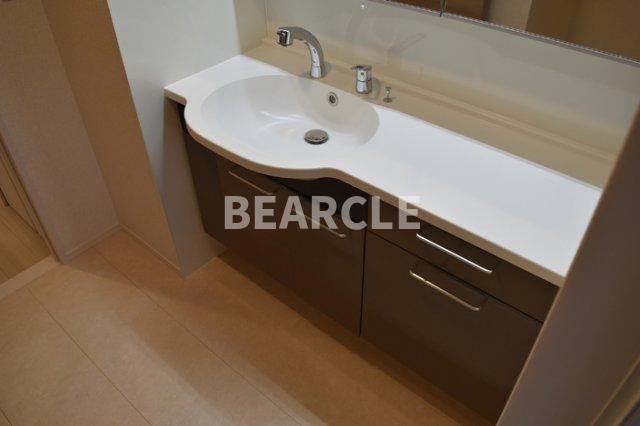 洗面設備　同型モデル　洗髪洗面化粧台