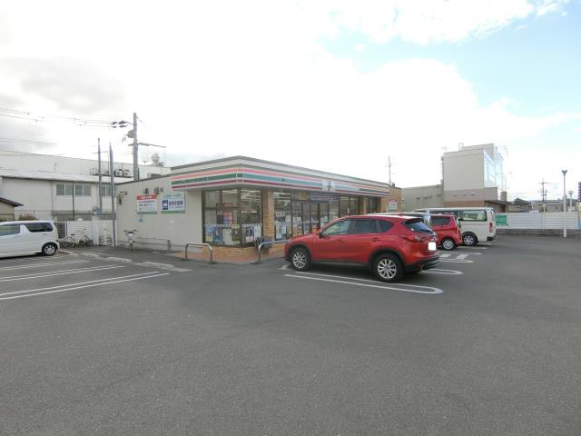 コンビニ　セブン－イレブン城陽平川店（コンビニ）まで493m
