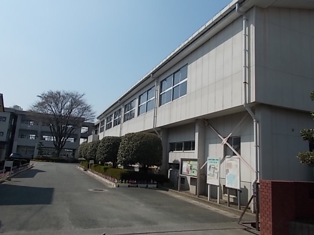 小学校　楡木小学校（小学校）まで340m