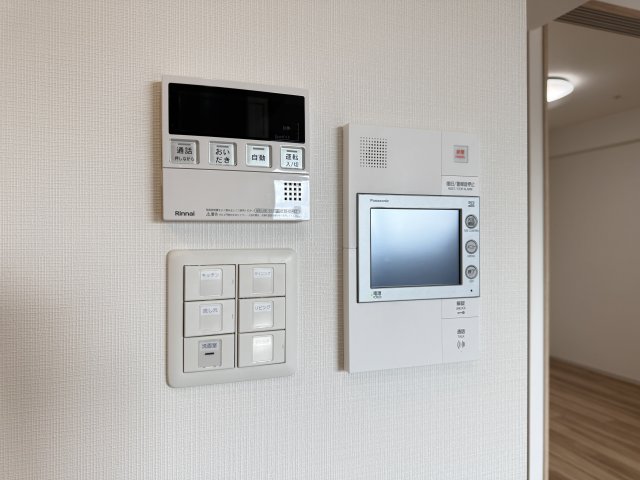 セキュリティ　同型タイプの写真（階数が異なります）。現況優先となります。