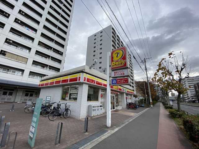 コンビニ　デイリーヤマザキ（コンビニ）まで495m