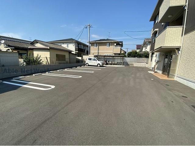 駐車場　駐車場