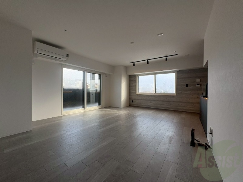 居室・リビング　広々としたリビングですね。使い勝手がよさそうですね！