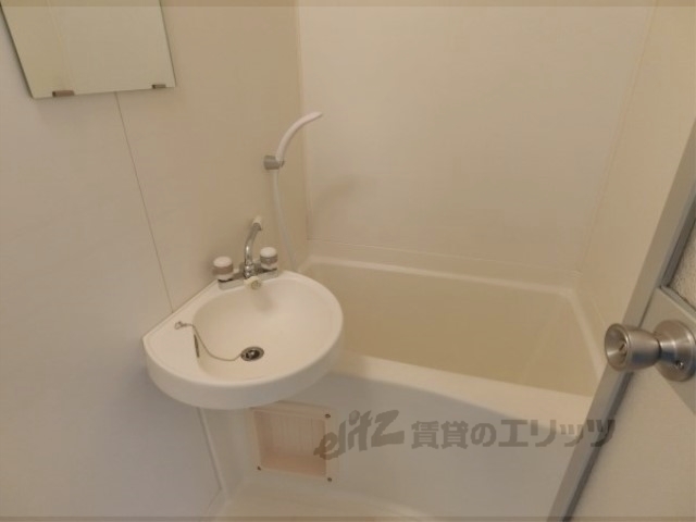 バス・シャワールーム　バス